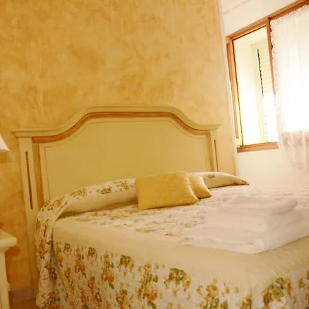 לינה וארוחת בוקר Il Melograno 4*