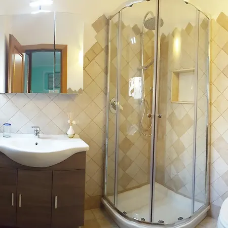 Il Melograno לינה וארוחת בוקר ארזח'ינה