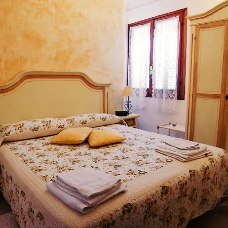 Holiday home Il Melograno Casa Vacanze 7 Posti Letto *