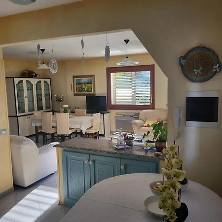 Il Melograno Casa Vacanze 7 Posti Letto Holiday home *